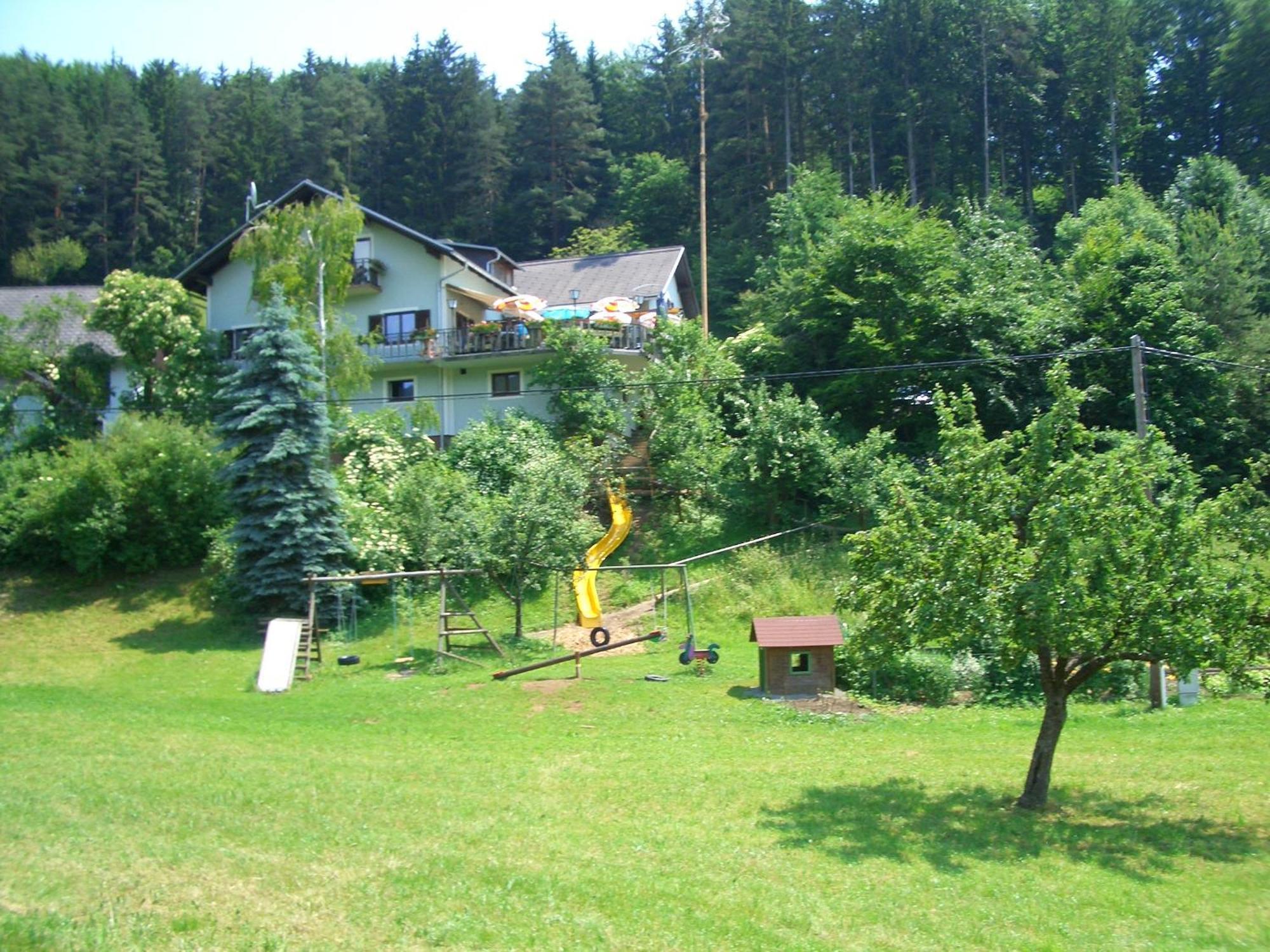 Gasthaus - Gaestehaus Schusterbauer Райн Экстерьер фото